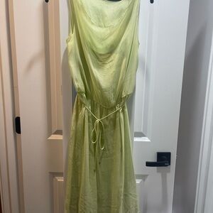 Elie Tahari Light Green Midi Dress